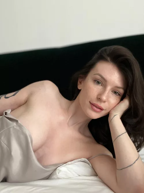 Lie down next to me and we'll talk by TurboNessa