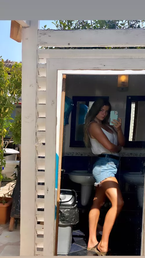 Mia | outdoor selfie | insta story by WrathofGod07