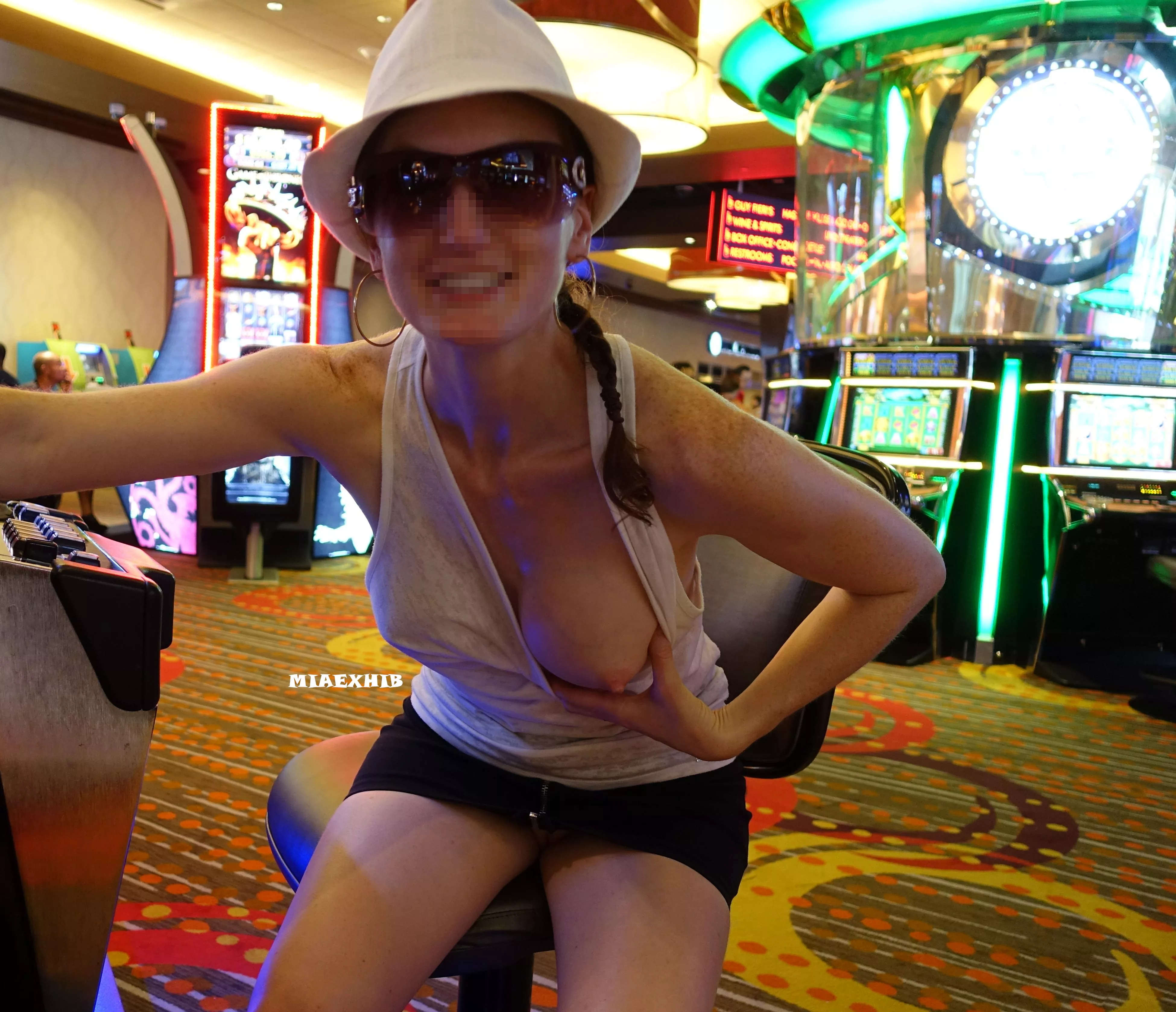No panties and no bra at the casino 😜 posted by miaexhib