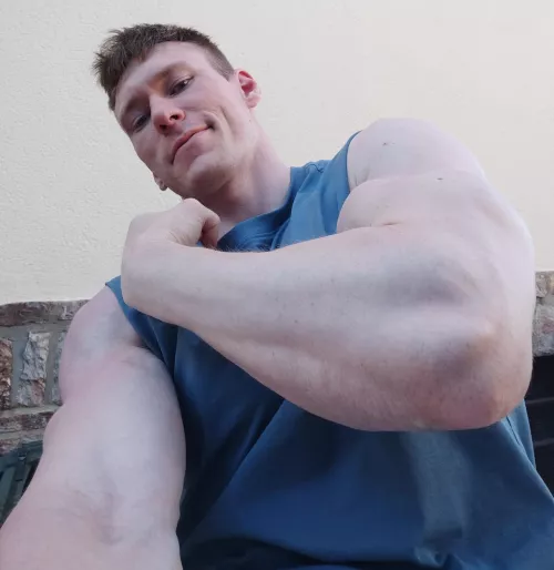 No Sleeves by GODJADEN