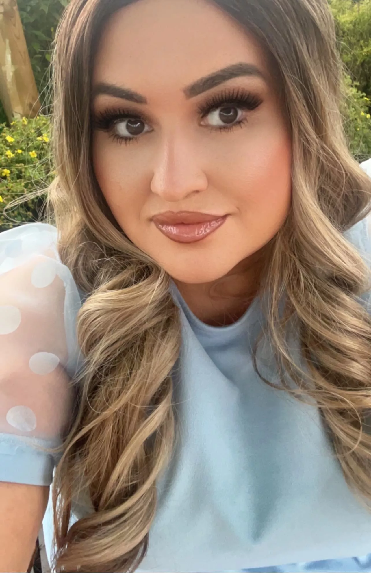 Only started posting here tonight so I’m nervous! Would you like to see NSFW posts from me? 🤔🧐 posted by JadeAmeliaCummings