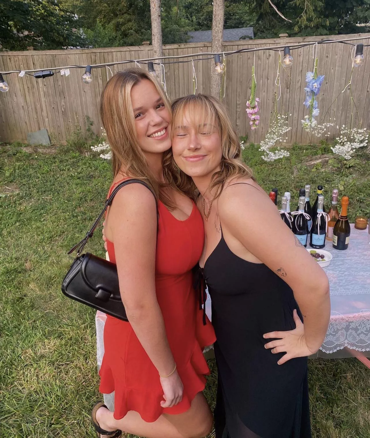 Red vs black posted by BingB0ngBoi