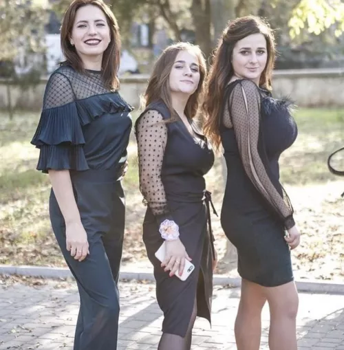 Sisters by growingdds