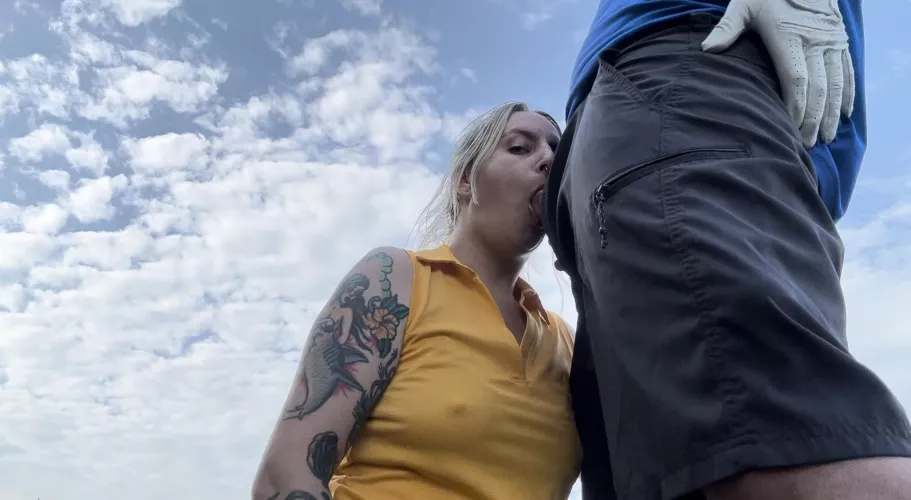 Sucking daddy’s cock on the golf course by _rielou