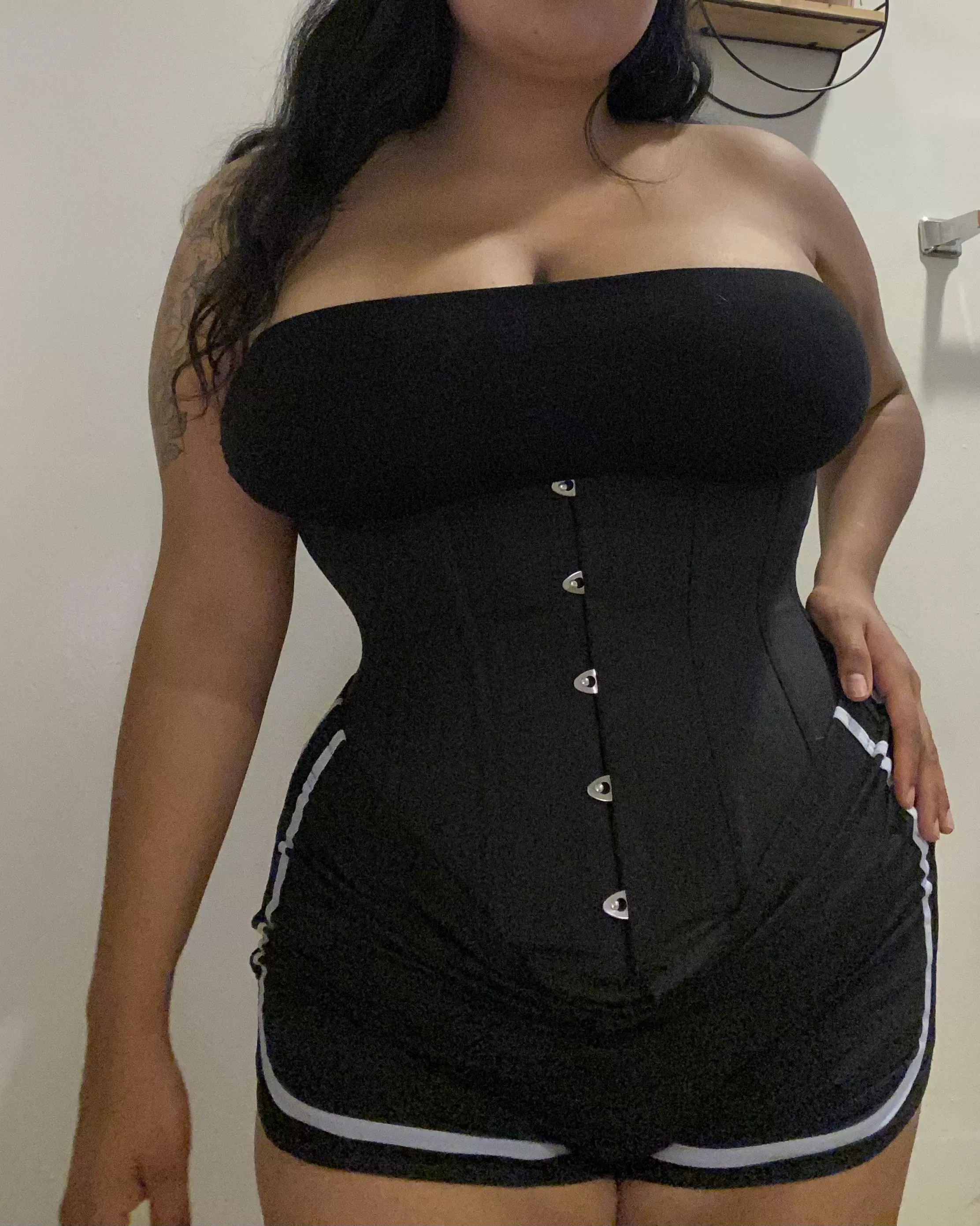 Tightly wrapped in my corset posted by priscillaxox