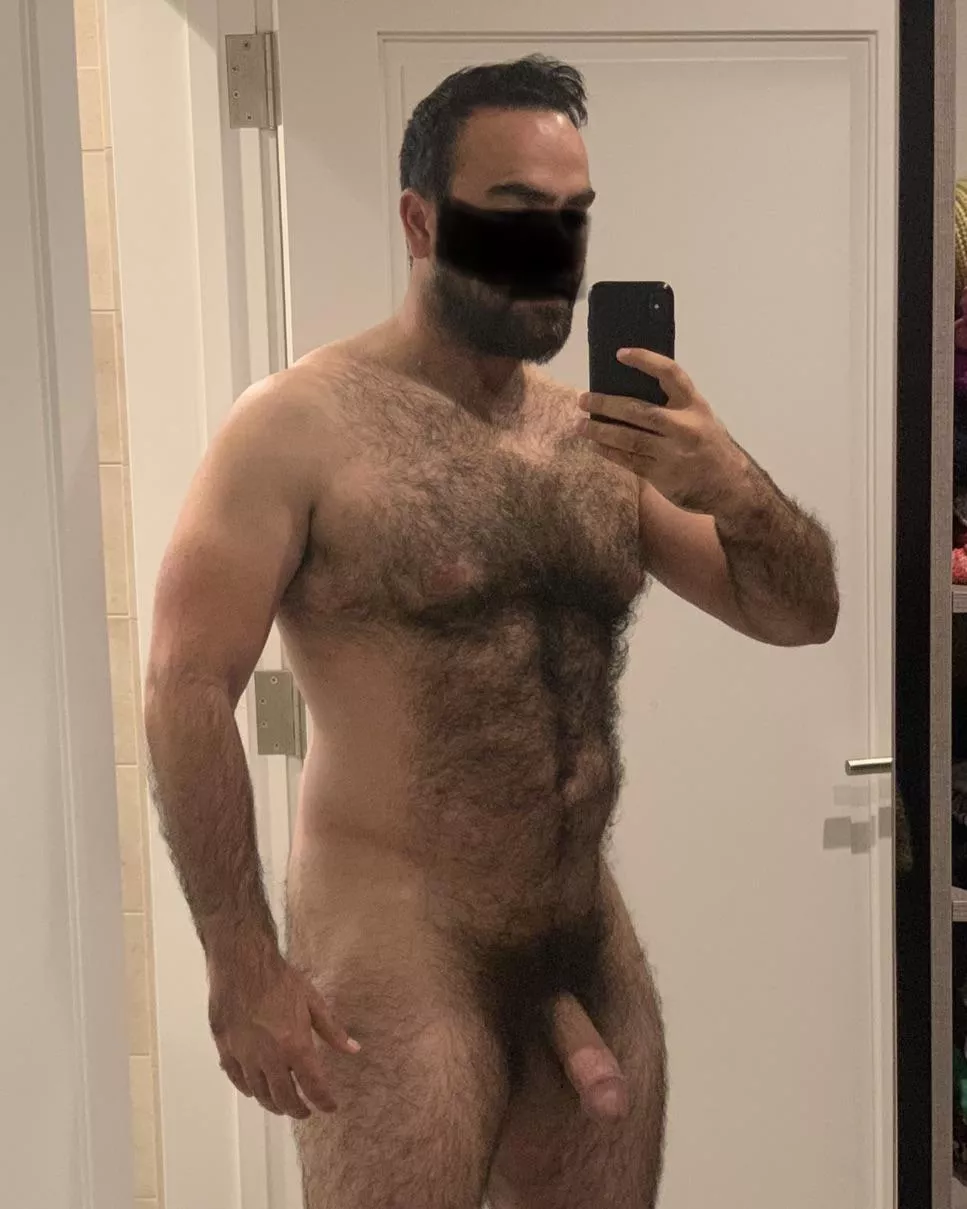 Who likes a hairy dad? [35] posted by -DaddyNextDoor