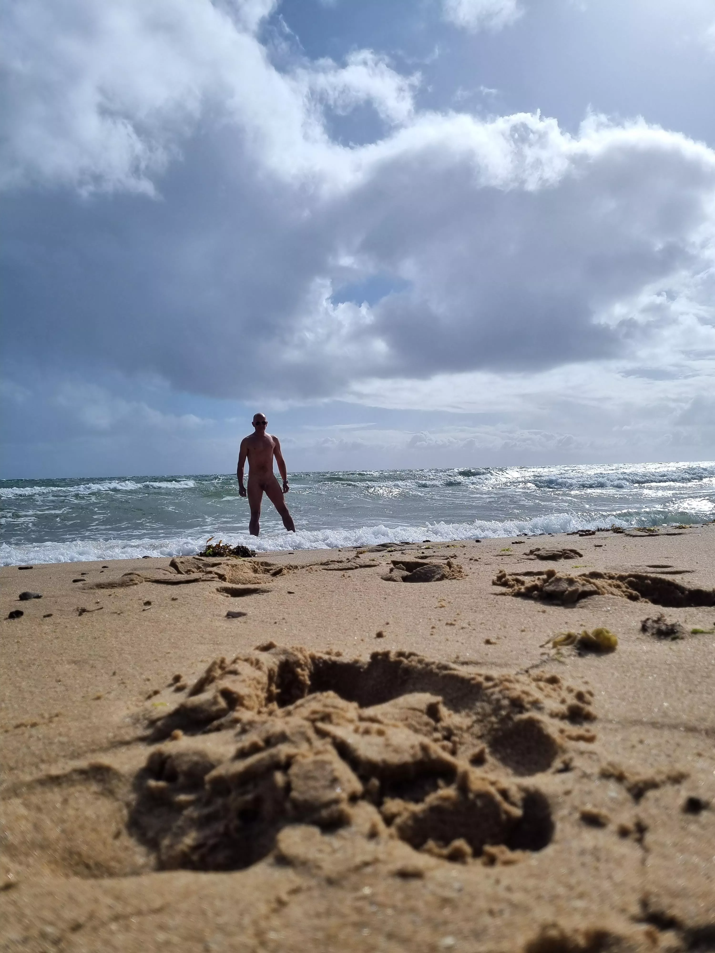 Winter in Melbs....just can't stay out of the water though posted by lordrock1973