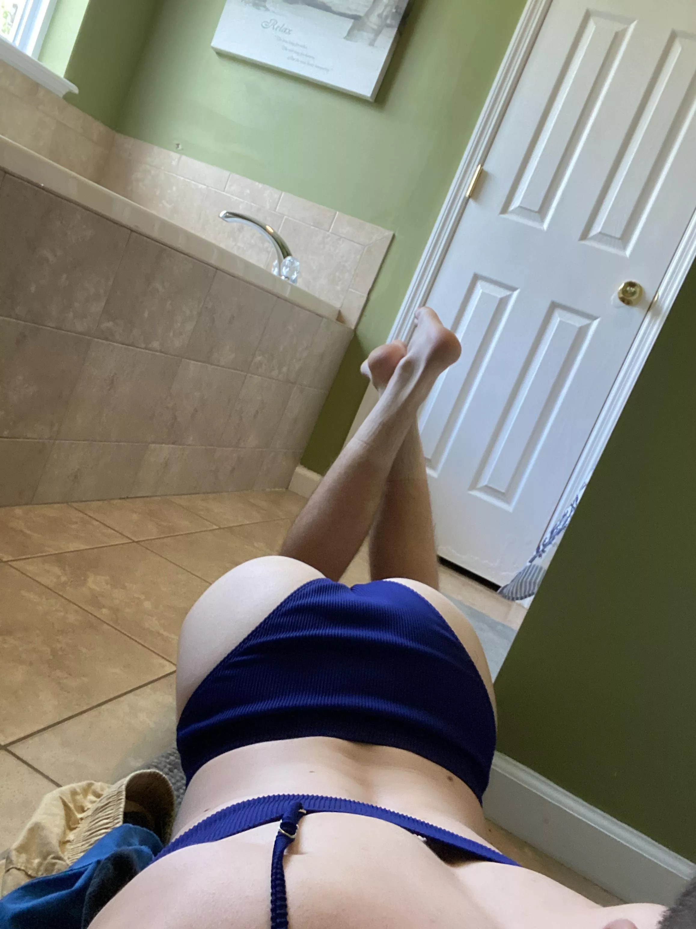 Would you help out a needy bottom? posted by bdsmmsdb1