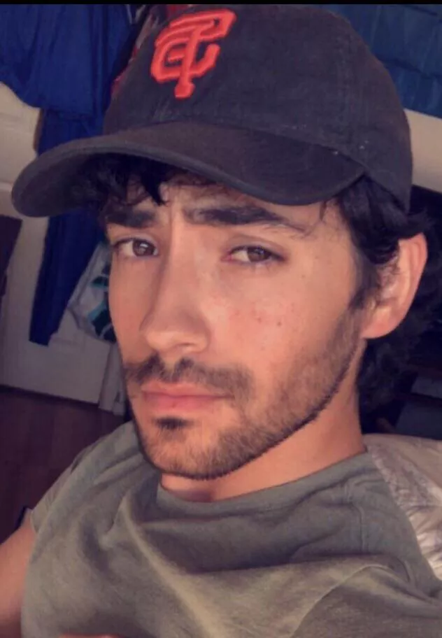 23 Tx vers hairy bi masc dude looking for bros for longterm chats. Hmu Dramire523 posted by Ergodic22