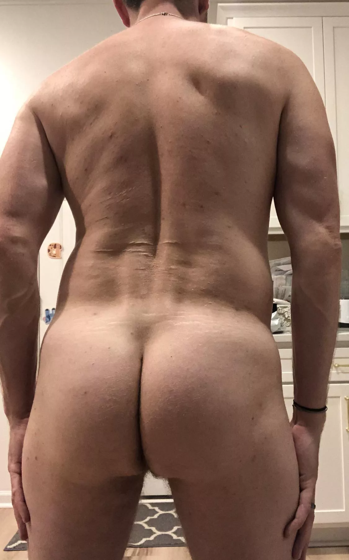 [32] Even as a straight guy, I’ve always felt like my ass is naturally pretty top-tier. posted by FLR006