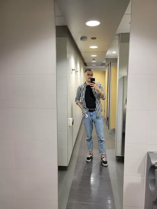 Another day at the office, another selfie by b_ch_