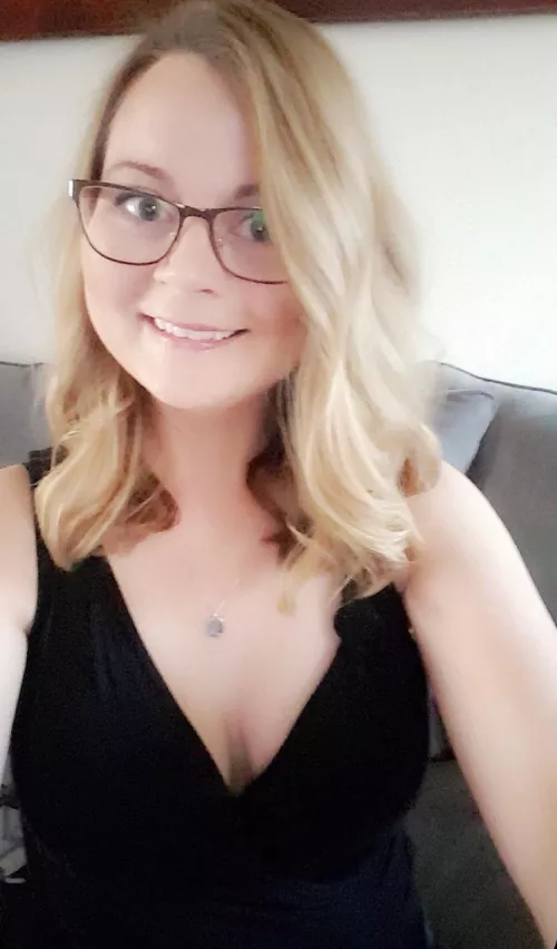 Anyone in Minnesota wanna use my wife as their fuck toy? by carlos3737