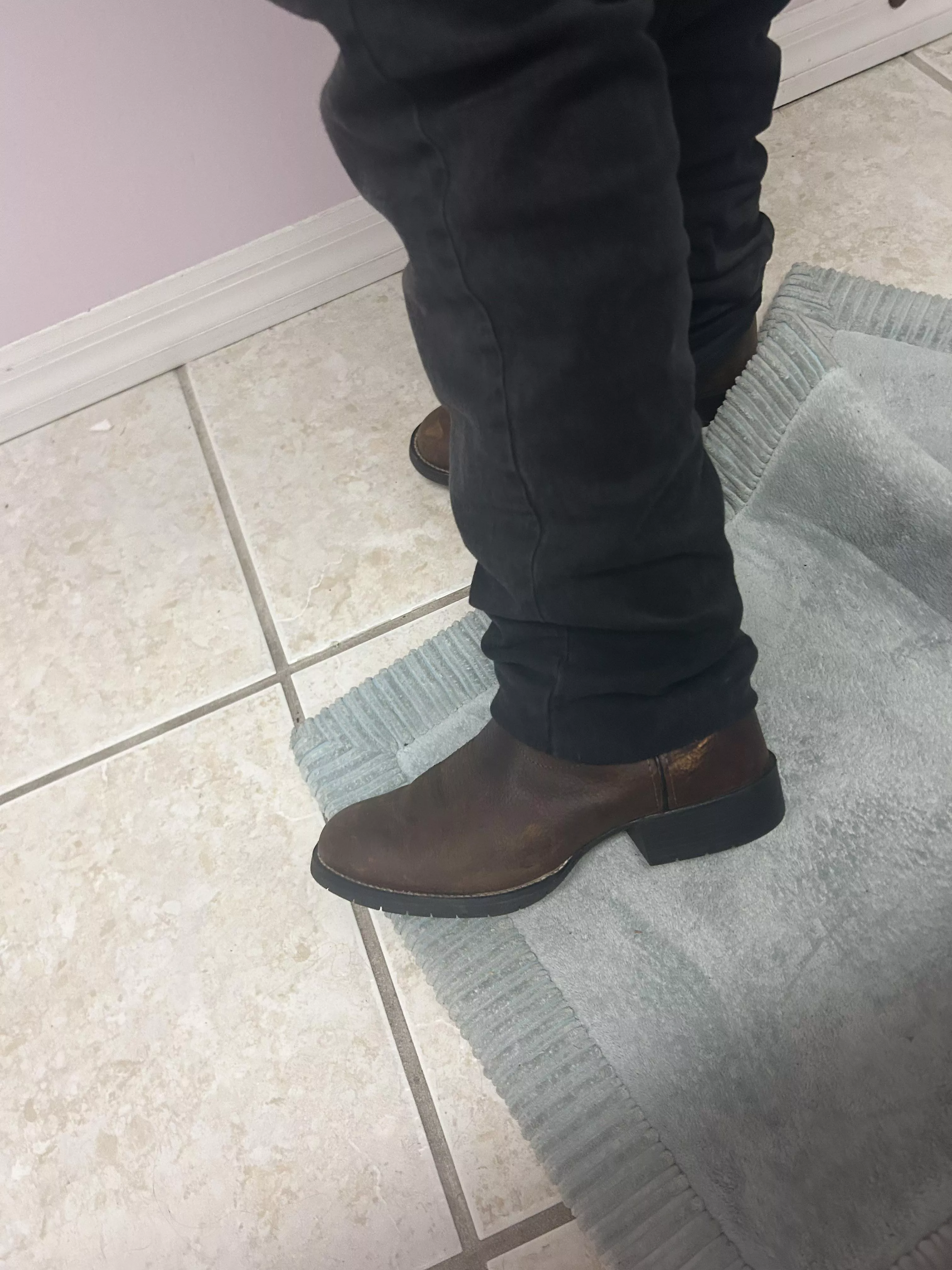 Are boot’s supposed to fit like this under pants? posted by StrawberryRoan99