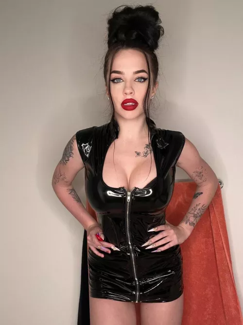 Bow down and be my good boy ! by BeautifulBella09