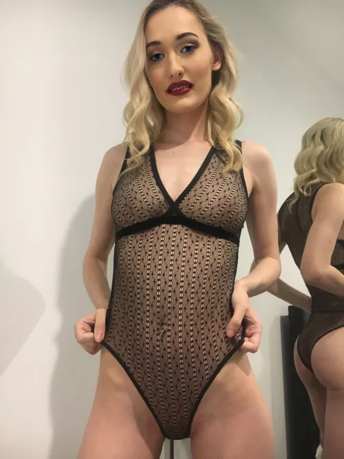 Front or back? by pinkglitteraus