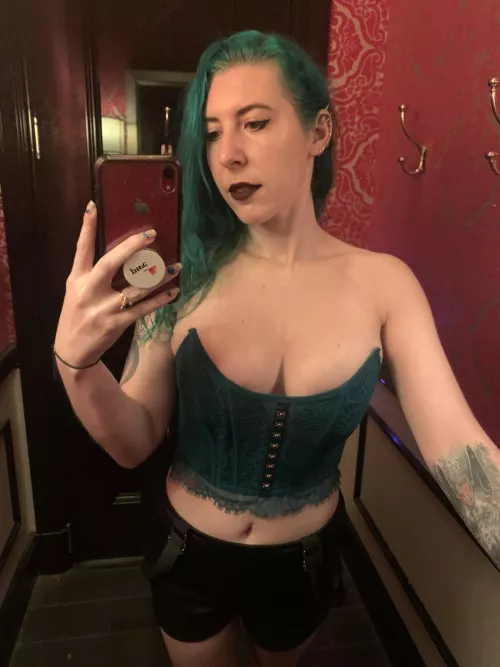 Green on green by sirenskiss3