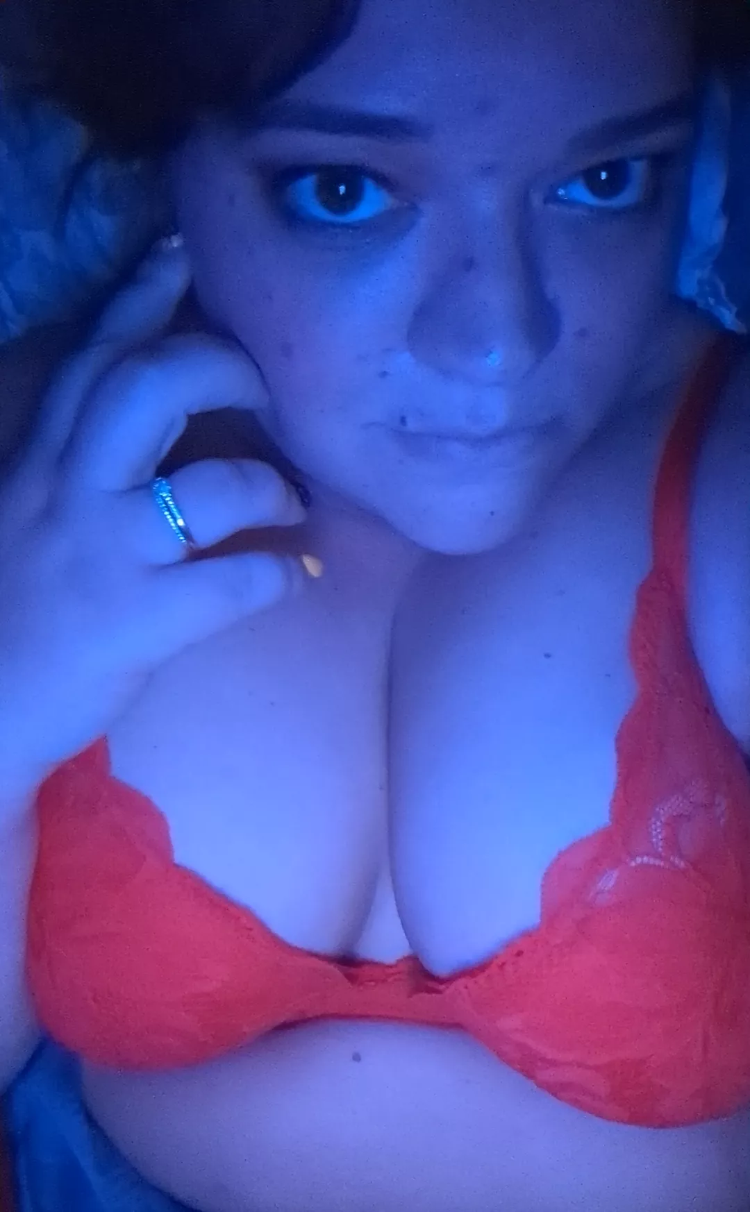 He knows why I take these photos 😉😈 posted by slinkygirl8706