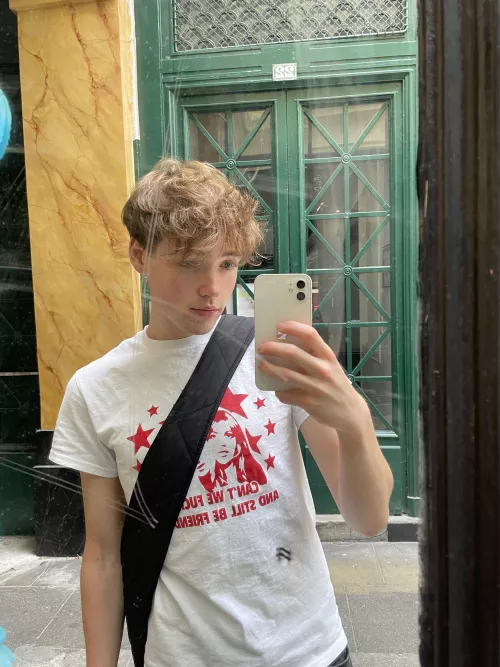 Hello Reddit ! by JLong2501