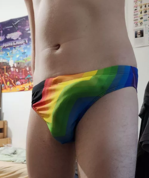 I think no one will notice, do you? by Gaymer_02