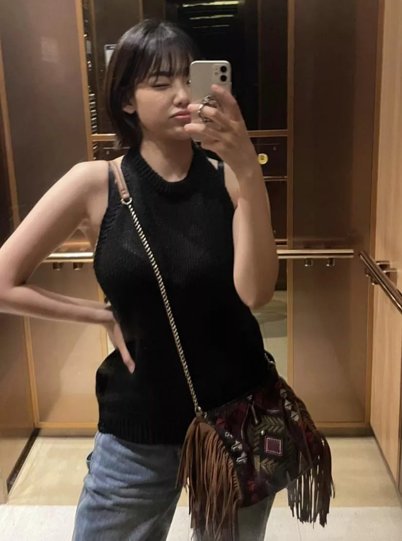 Kang Mina posted by HoneyMiserable5925