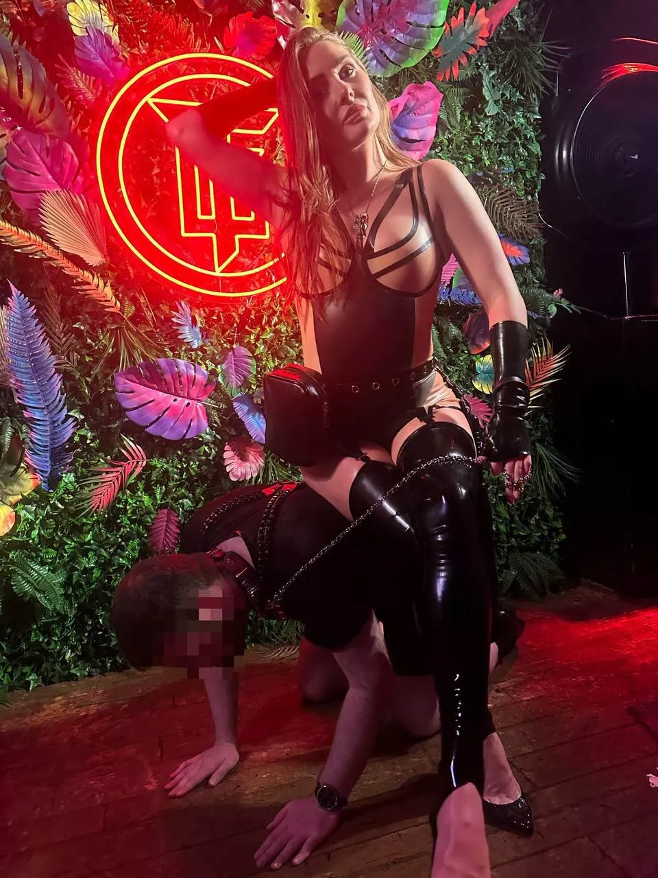 Look at My pup kneeling on the floor for Me to use as a seat. You wish this was you, don’t you. [domme] posted by Serveyourkitty