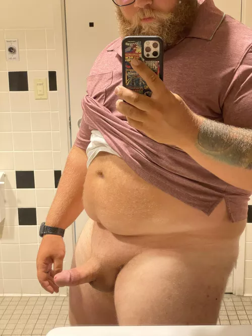 Looking to have someone feed me porn or talk dirty to me till I cum by gigmikey34