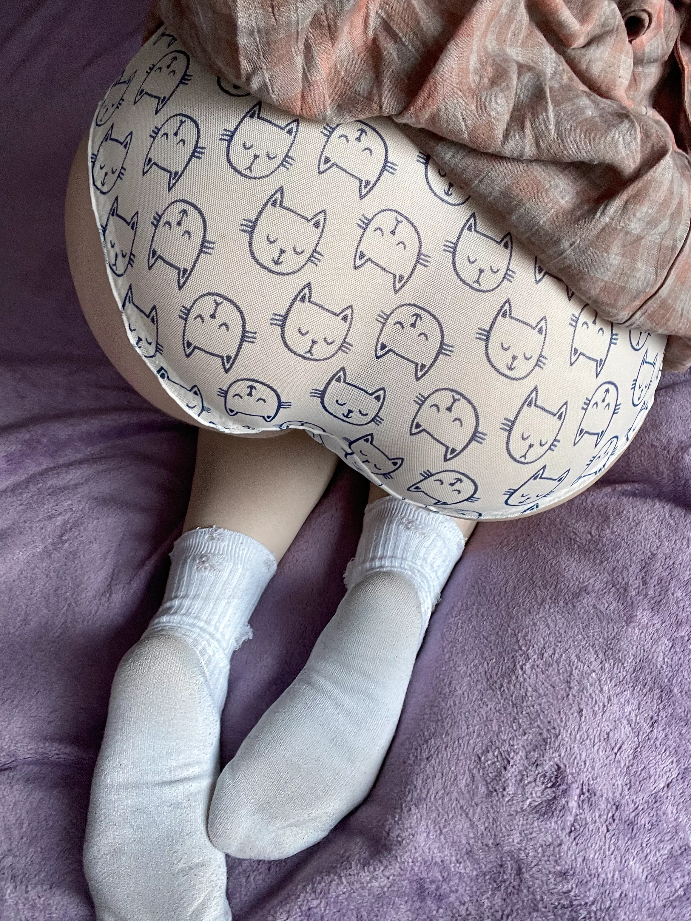 My cute feet and butty posted by TatyanaVikernes