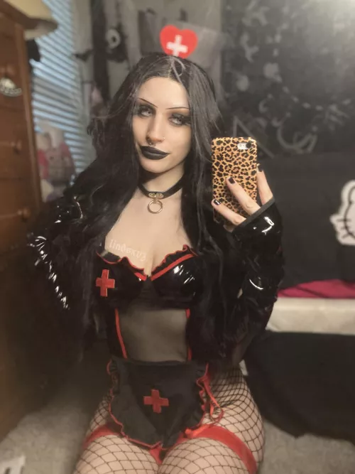 Naughty nurse~ by lindsxy