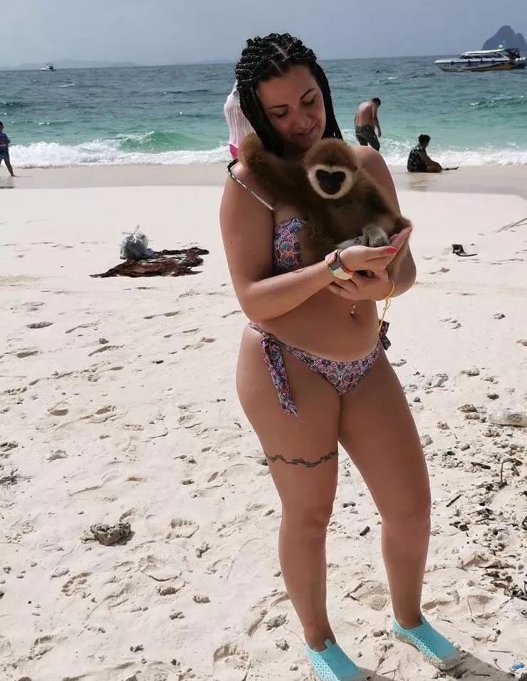 Sexy girl posted by Beautiful-Bid-9323