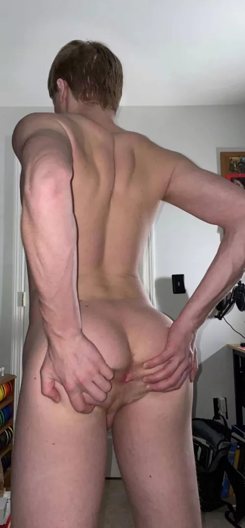 Show me how strong gaming has made your fingers ;) by ProfessionalStand282