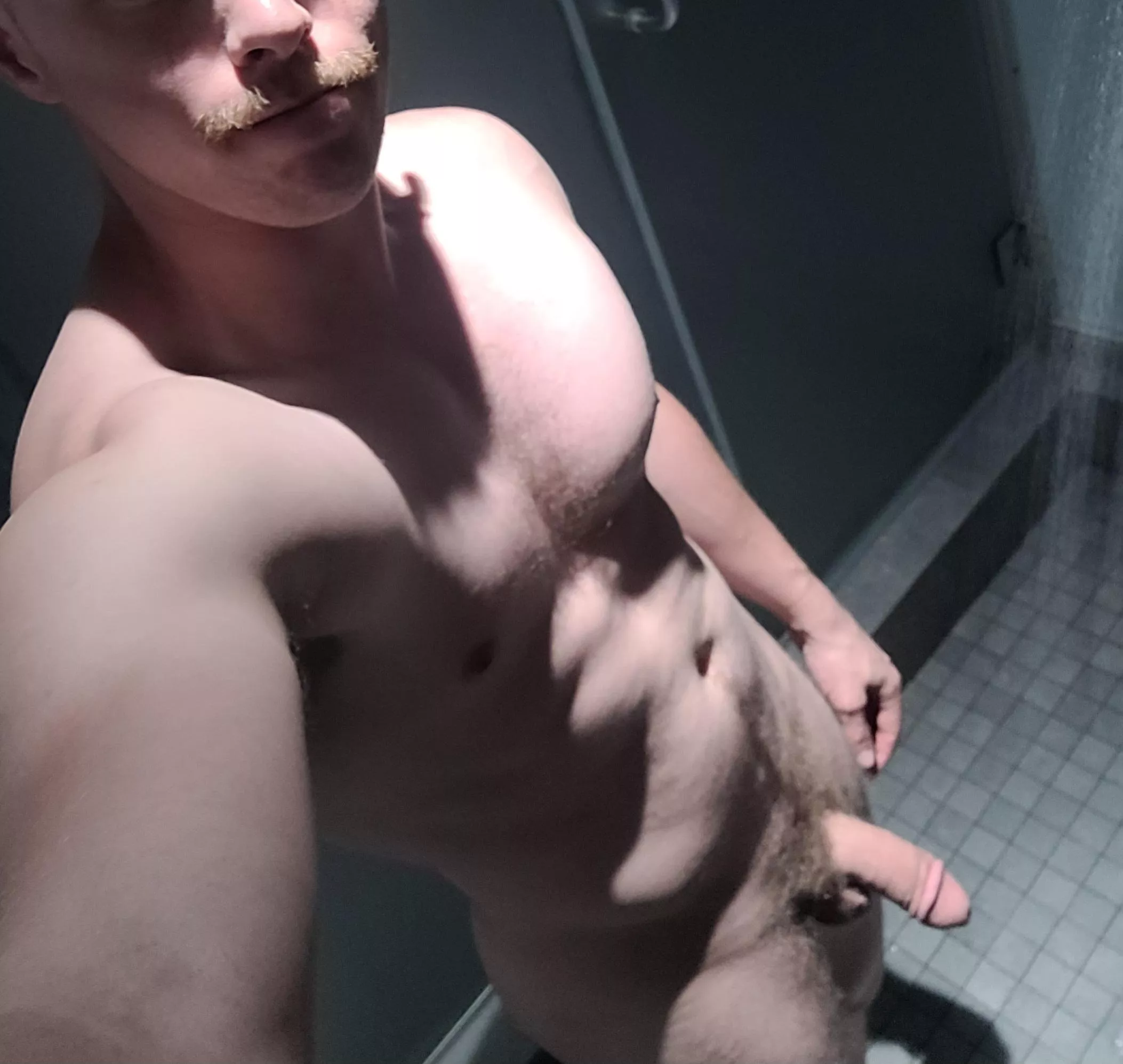 shower time🥵 posted by shane1517