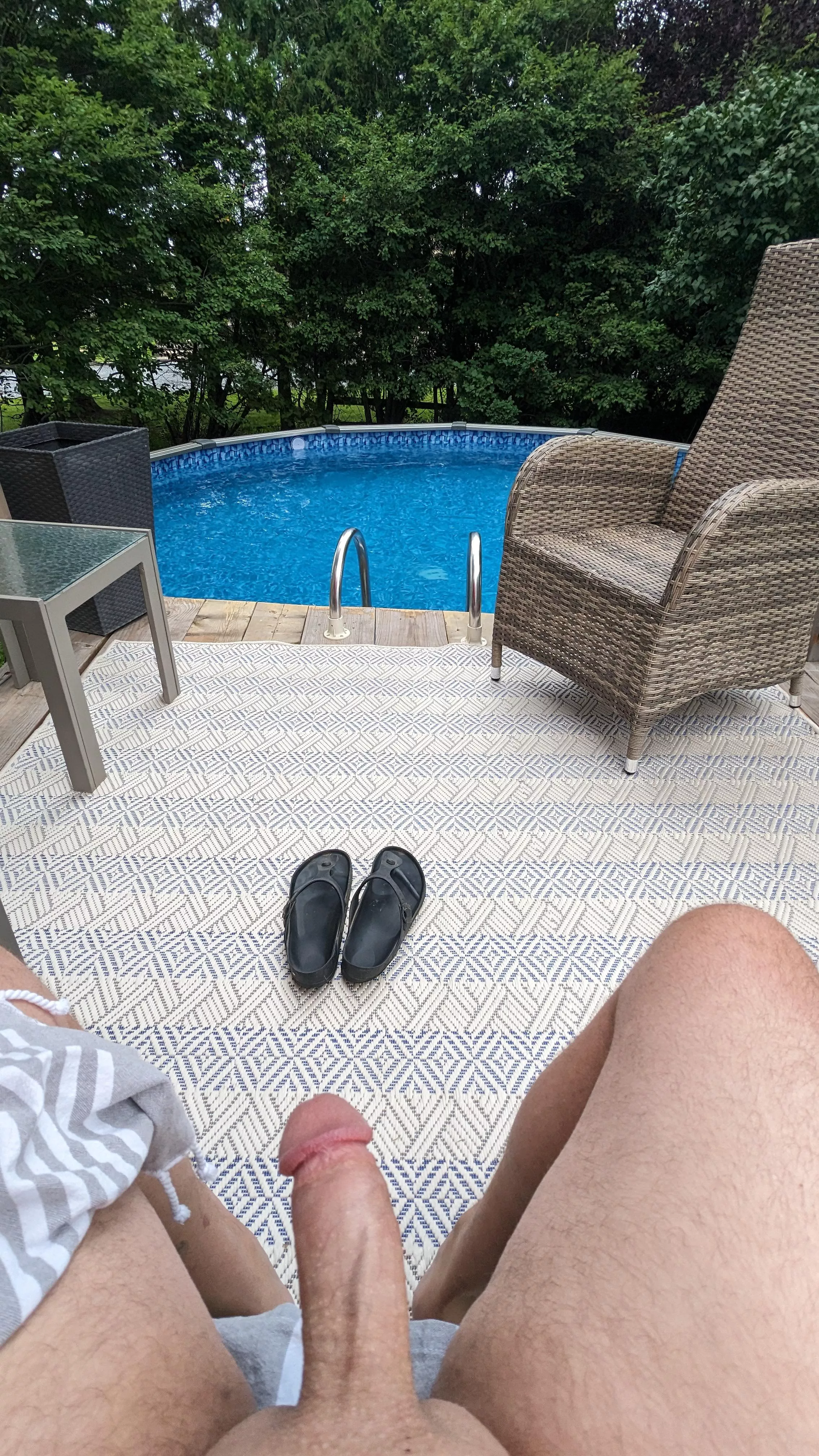 Someone to go in the pool with me? posted by azotemtl