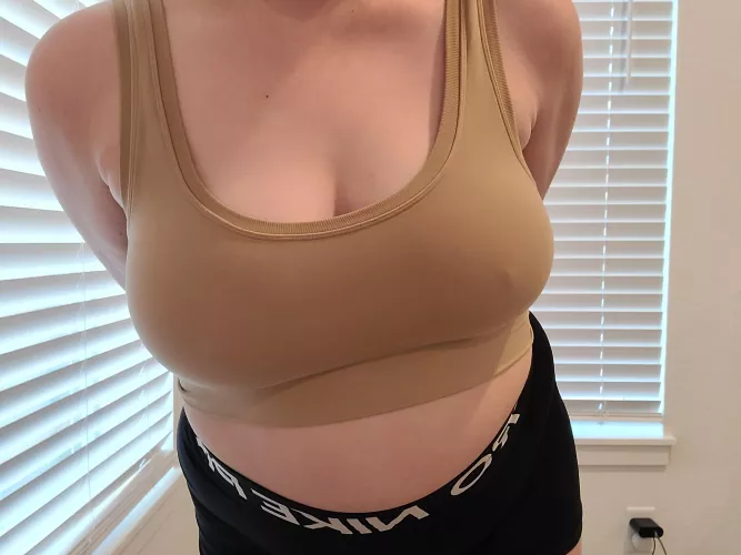 Wanna work out with me? :-) by _Victoriamoon