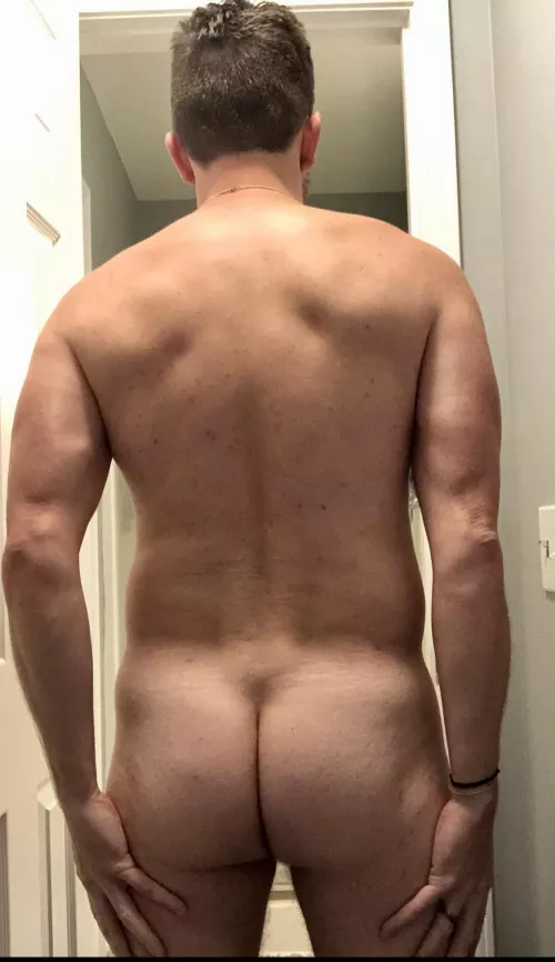 [32] My fantasy is that this straight guy’s ass finally gets the attention it craves. by FLR006