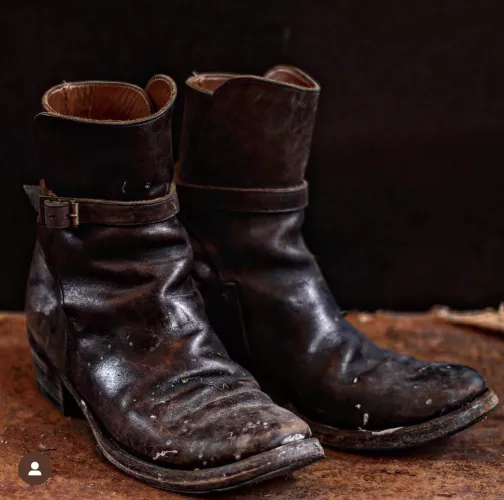 Can anyone tell me any boots like this i can buy? by stevenzequ