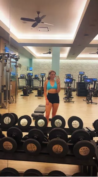 Cute redhead a the gym posted by sav_white