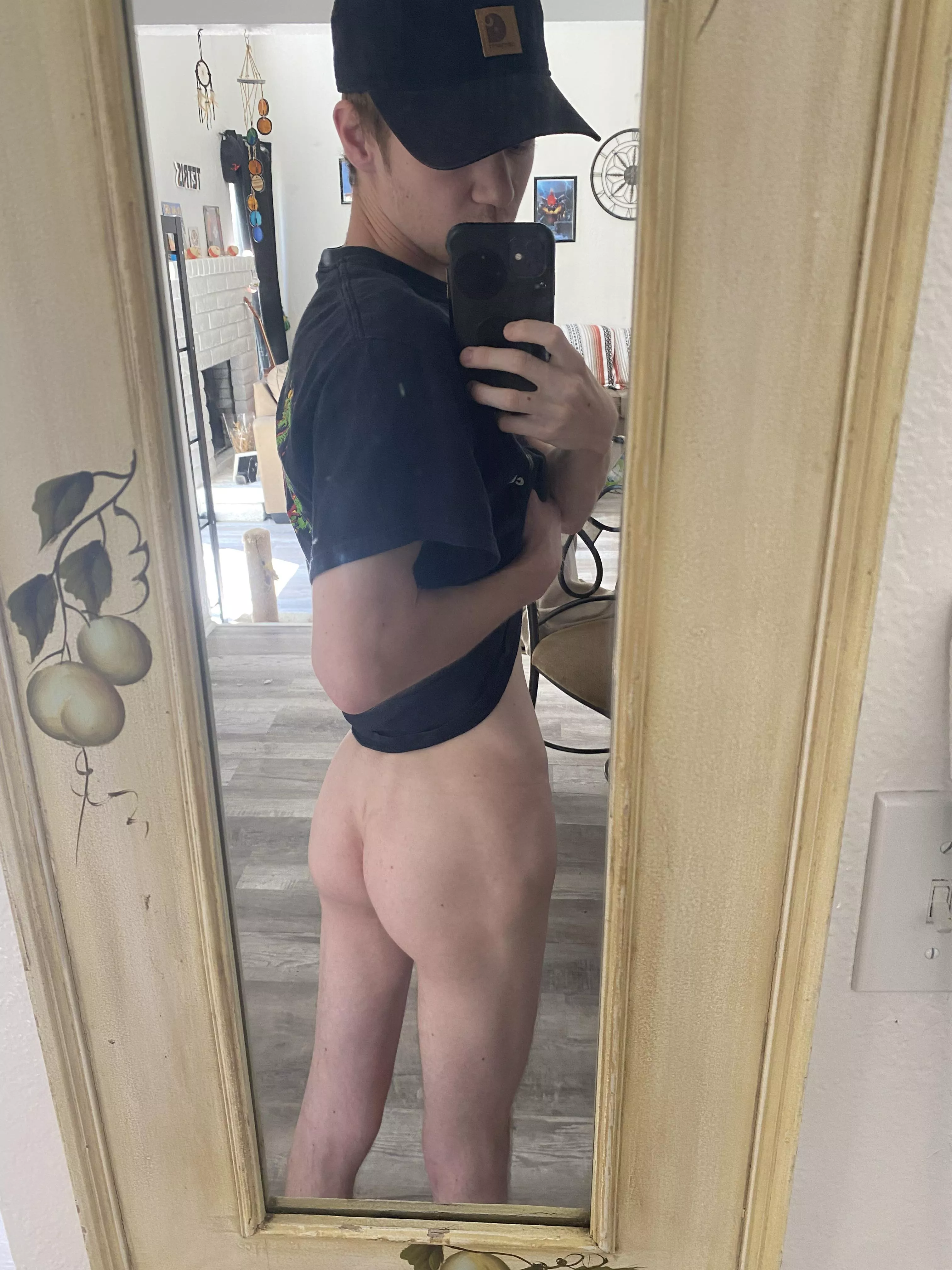 Do I have a cute ass? ♠️❤️‍🔥 posted by hunghoncho-101