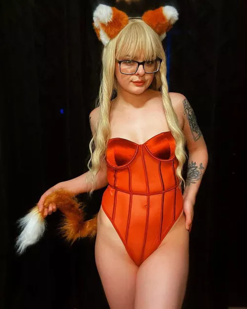 Foxy babe (yourfavdrug) by yourfavdrug