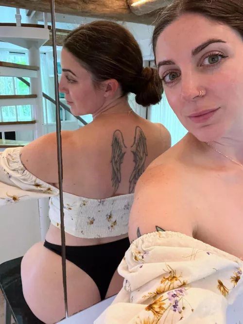 Getting ready milfie by PrettySadieReed