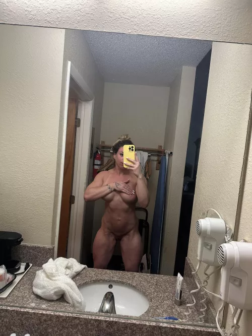 Girls with muscle are so hot by mandaiiiii