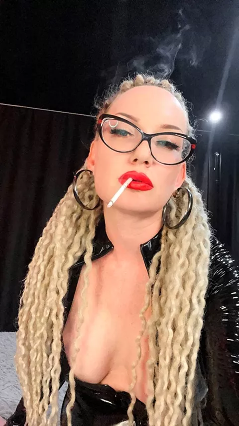 Goodday to smoke posted by BadAssBitchVIP