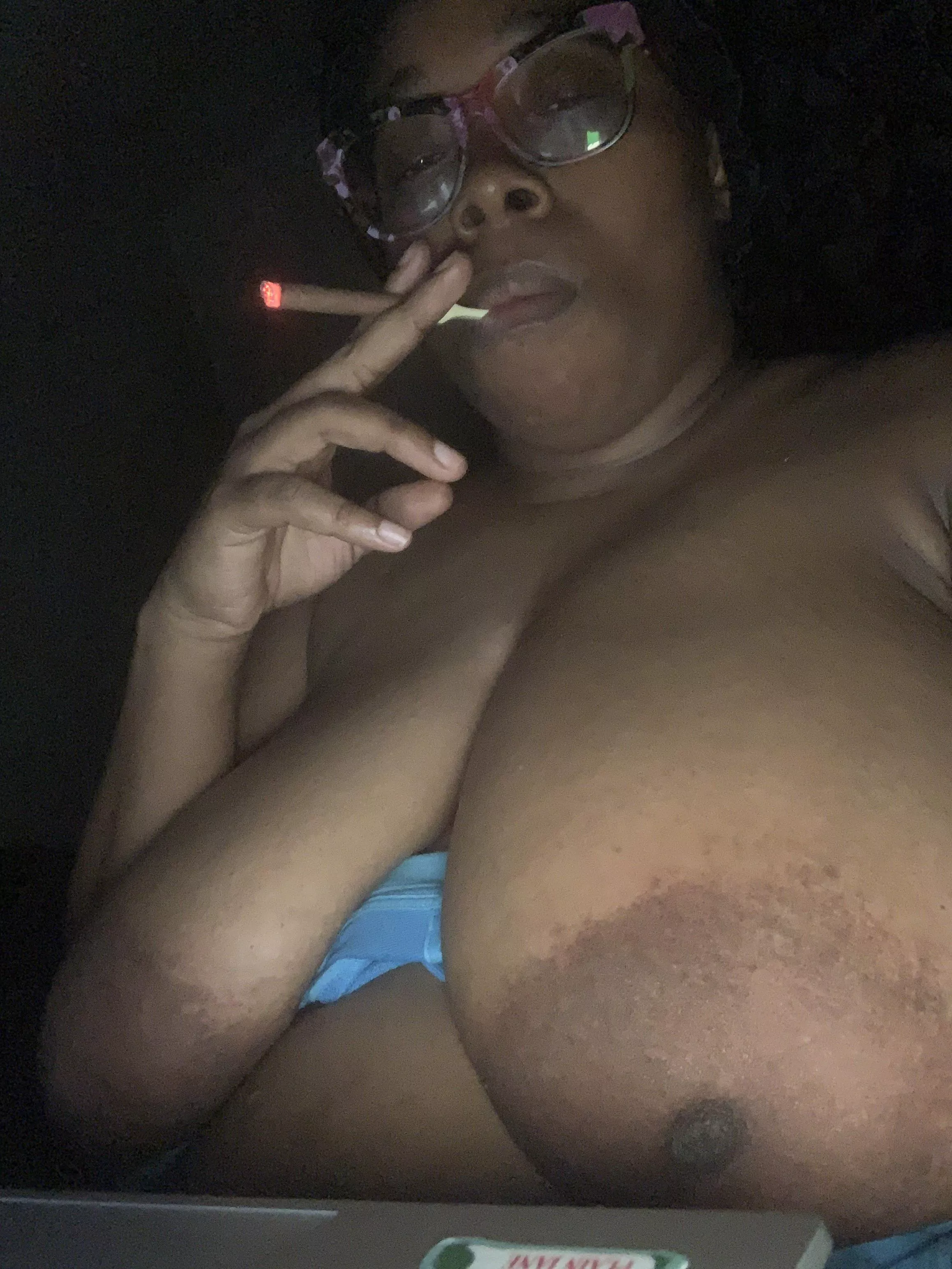 Gotta let ‘em hang posted by RoxieDeeX0