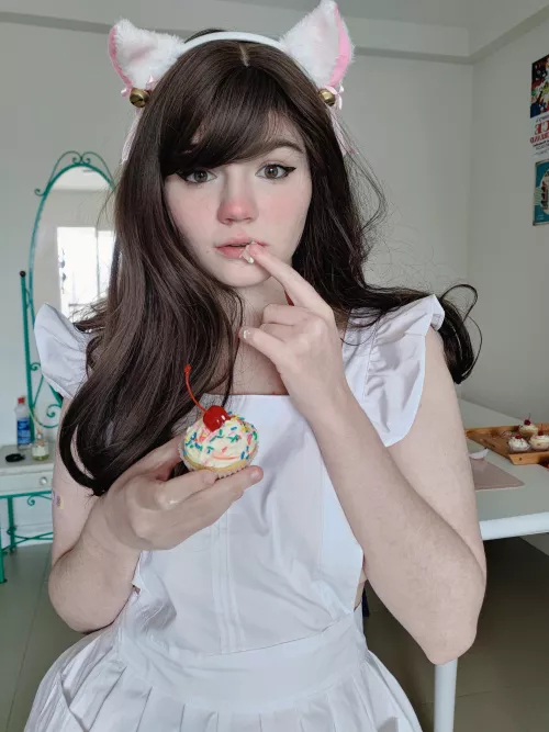 Here, grab a cupcake! (F) by Im_Cherry_Blossom