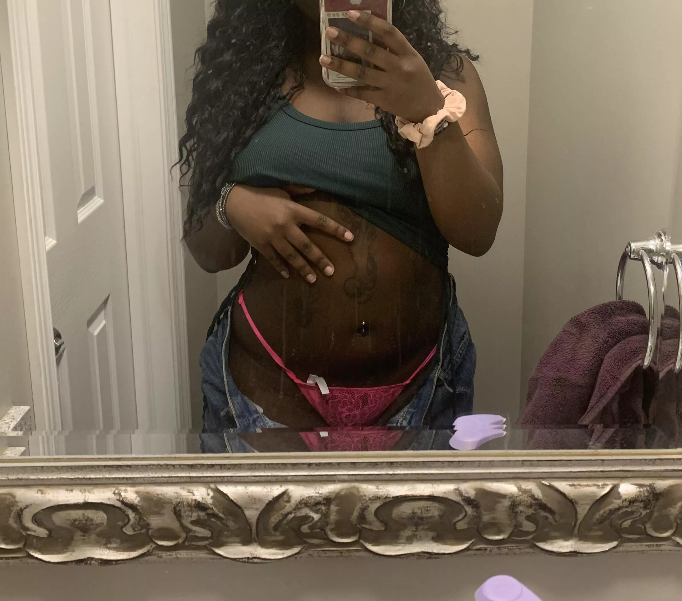 Hot pink is a sexy colour, don’t you think? posted by nos169