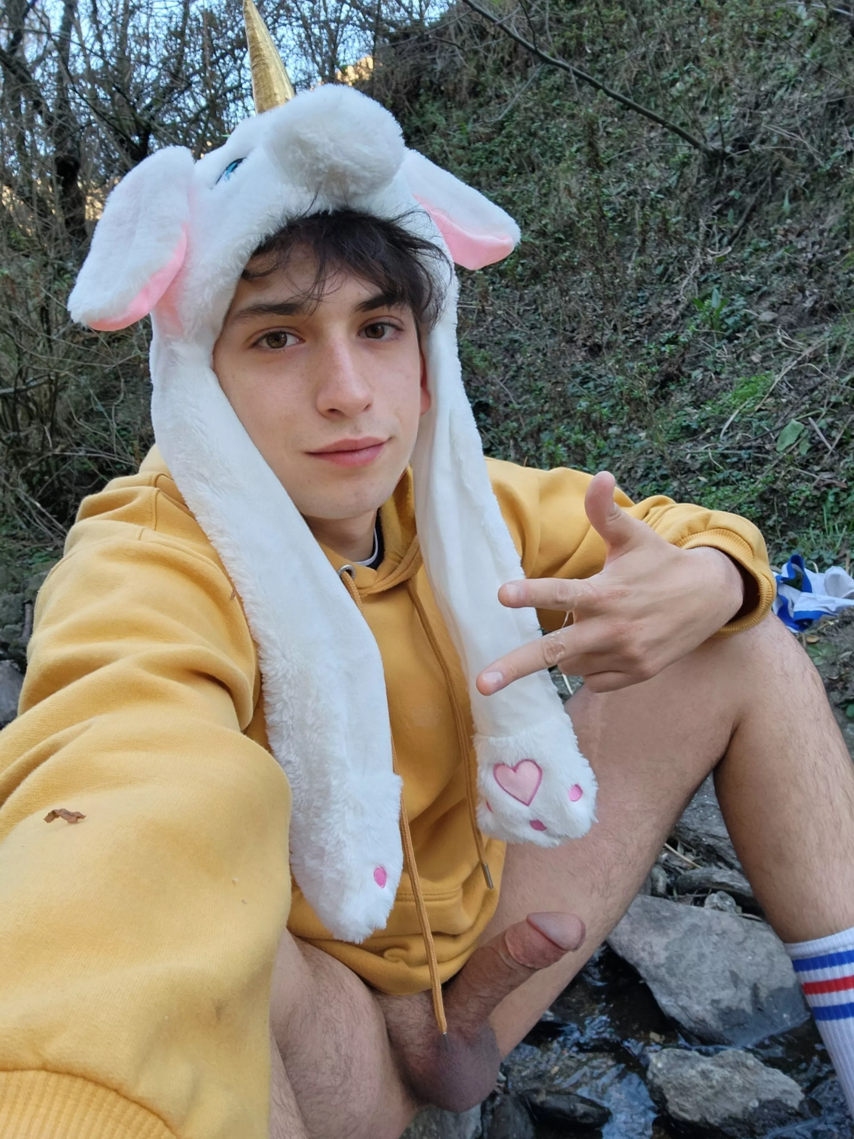 Jerking off in the woods 🍃 I'm basti 19yrs posted by bastian033ok