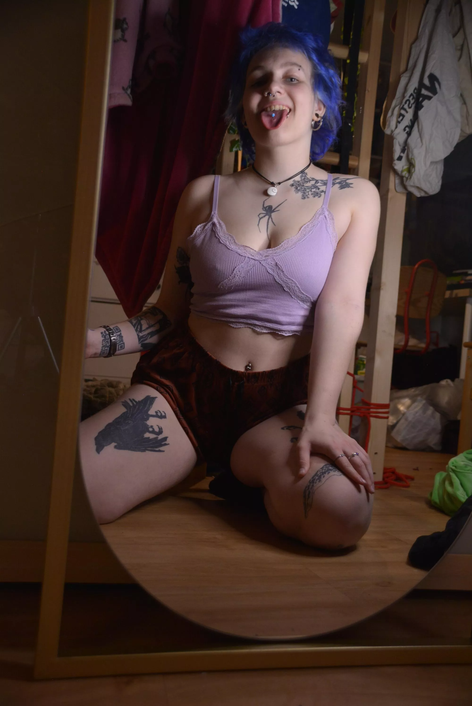 My dad says I look like a slut.....maybe I do ;) posted by FreakingTrap