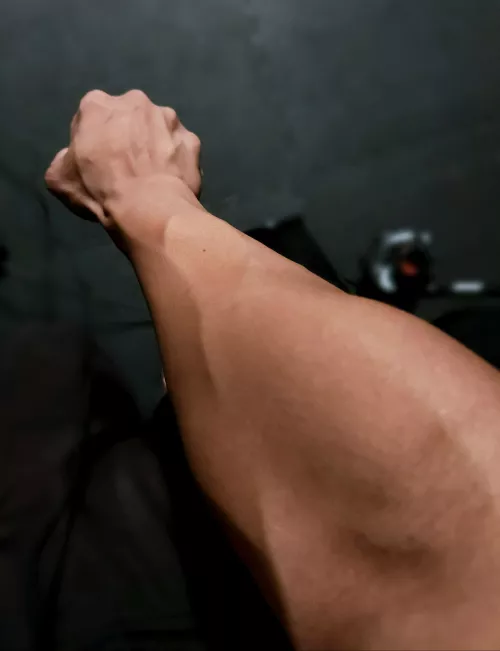 Never liked how veiny I get, what do you think? ;) by its_wren_