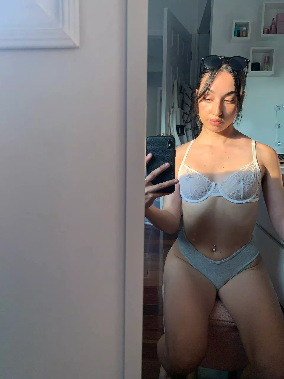 Say Hi if you'd come to my dorm after class and fuck me... posted by acrobaticdugout01