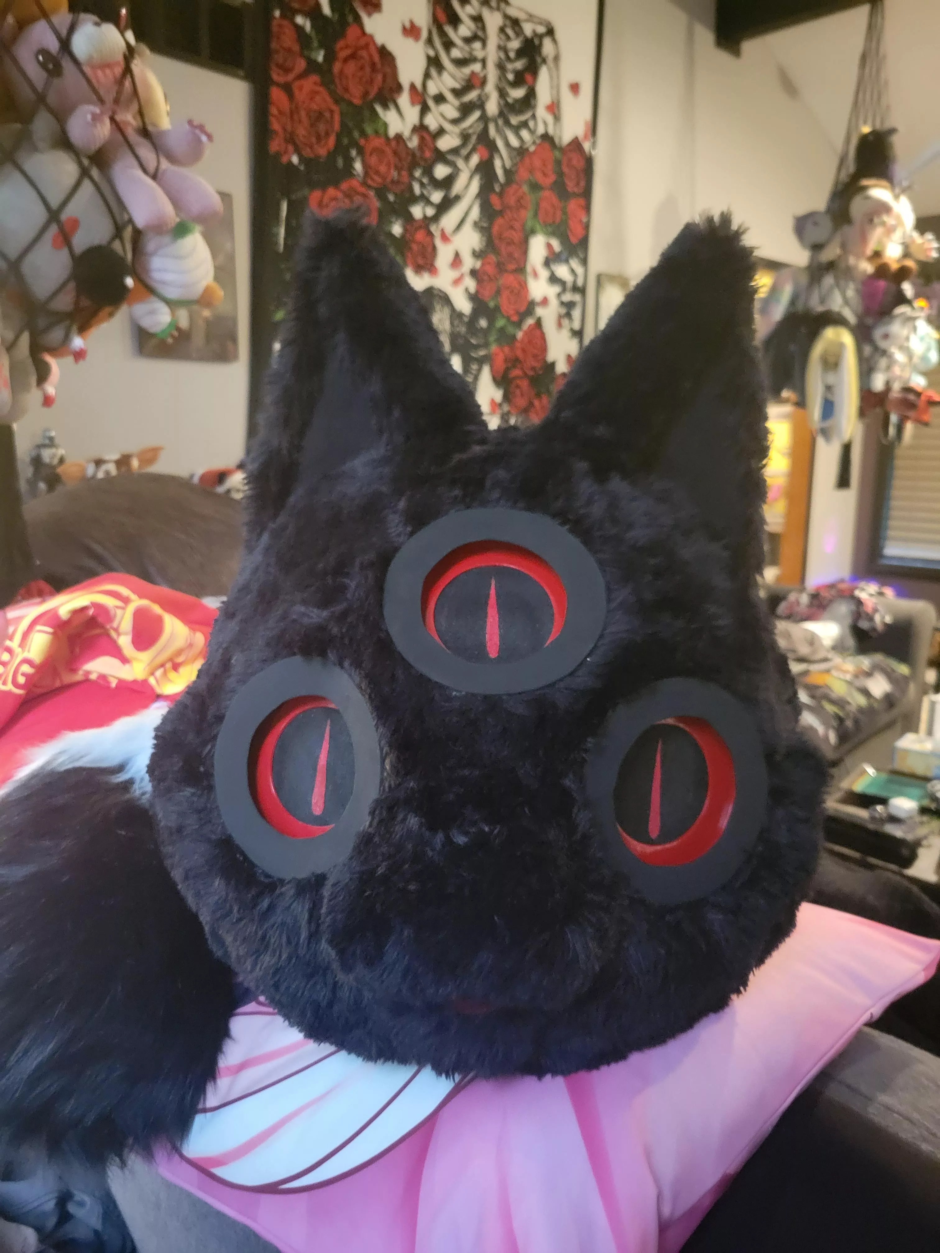 Second ever fursuit head posted by SalemShivers