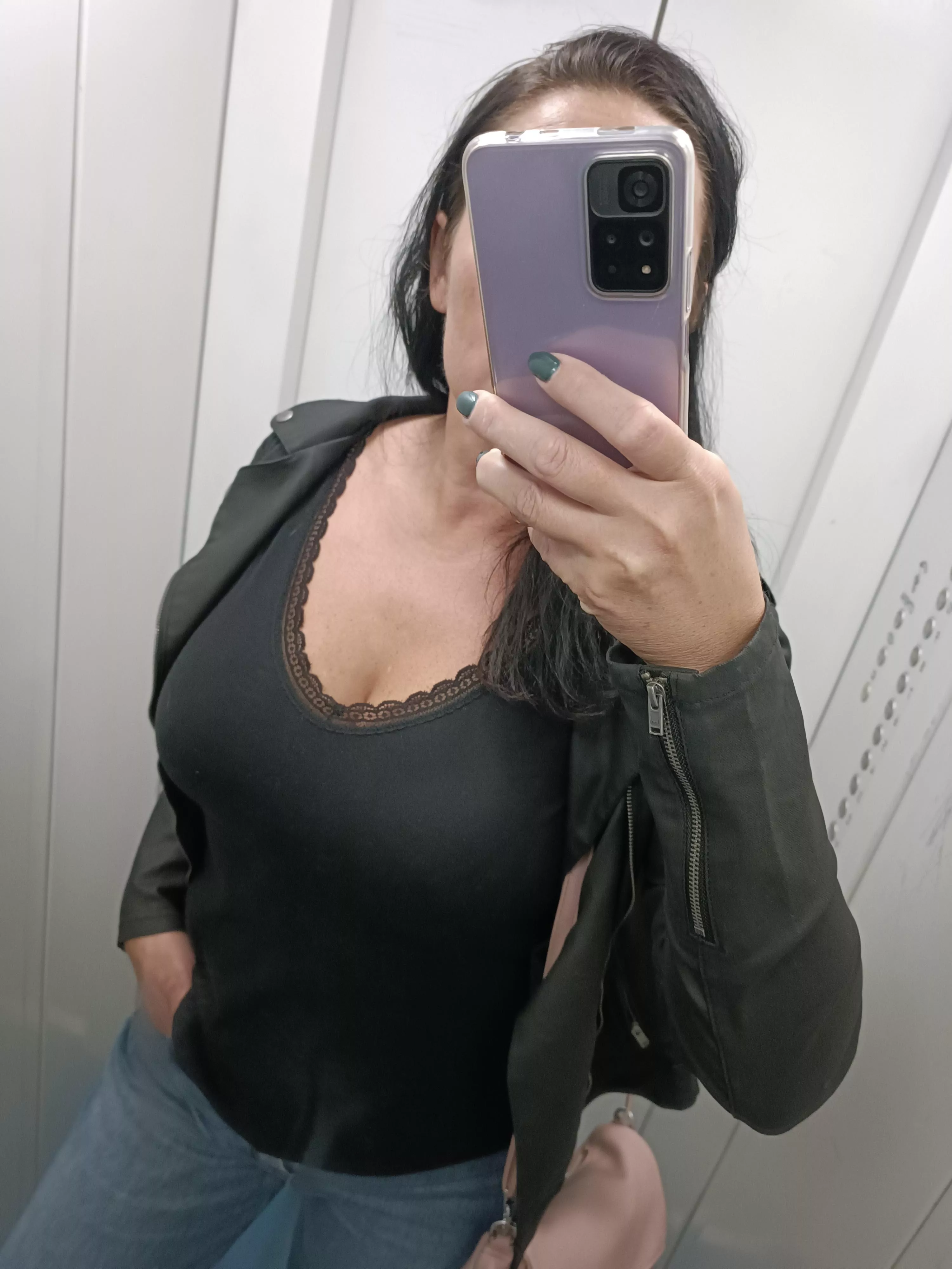 selfie in the elevator posted by Milfa4ka